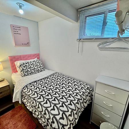 Tiny Private Room On The 1St Floor With Shared Bathroom Near Seatac Airport And Downtown ซีแอตเทิล ภายนอก รูปภาพ
