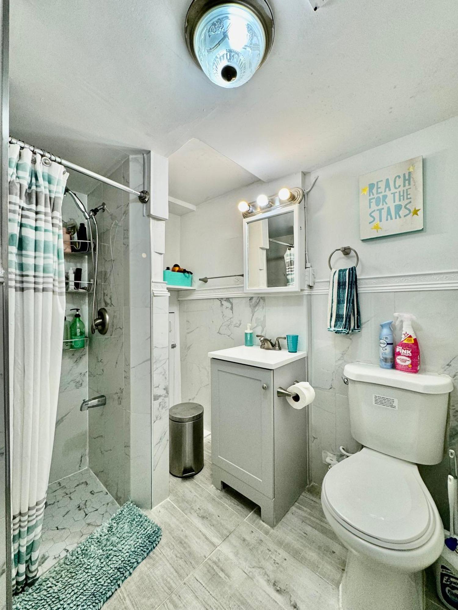 Tiny Private Room On The 1St Floor With Shared Bathroom Near Seatac Airport And Downtown ซีแอตเทิล ภายนอก รูปภาพ