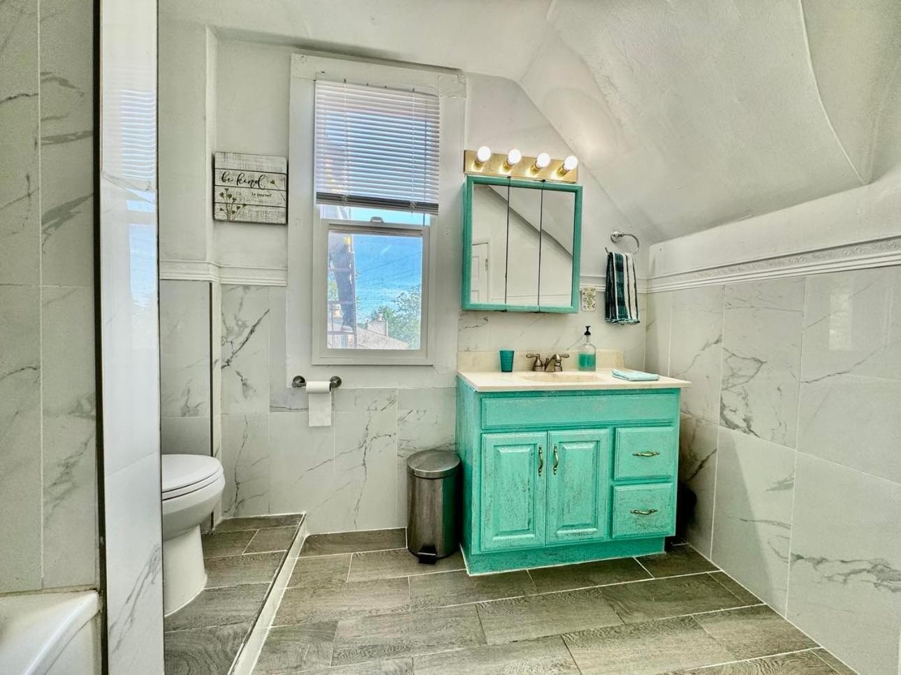 Tiny Private Room On The 1St Floor With Shared Bathroom Near Seatac Airport And Downtown ซีแอตเทิล ภายนอก รูปภาพ