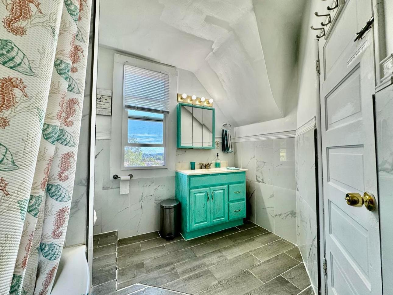 Tiny Private Room On The 1St Floor With Shared Bathroom Near Seatac Airport And Downtown ซีแอตเทิล ภายนอก รูปภาพ