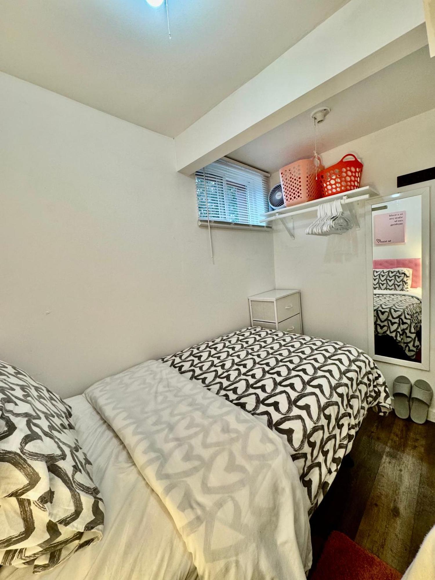 Tiny Private Room On The 1St Floor With Shared Bathroom Near Seatac Airport And Downtown ซีแอตเทิล ภายนอก รูปภาพ
